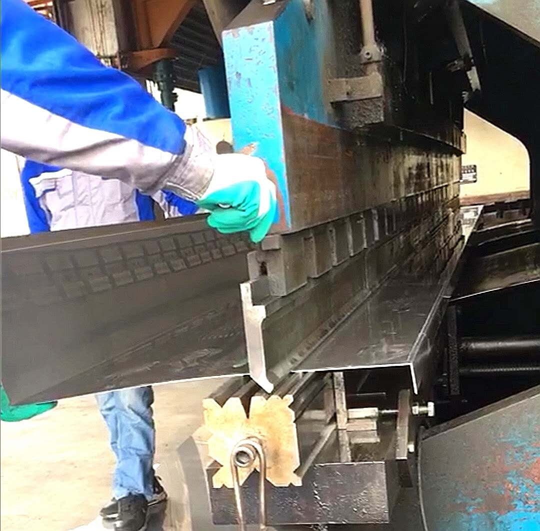 不銹鋼天溝加工